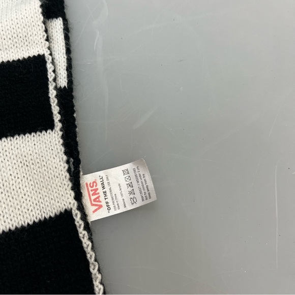 Vans classic black and white checkered scarf - Picture 2 of 4